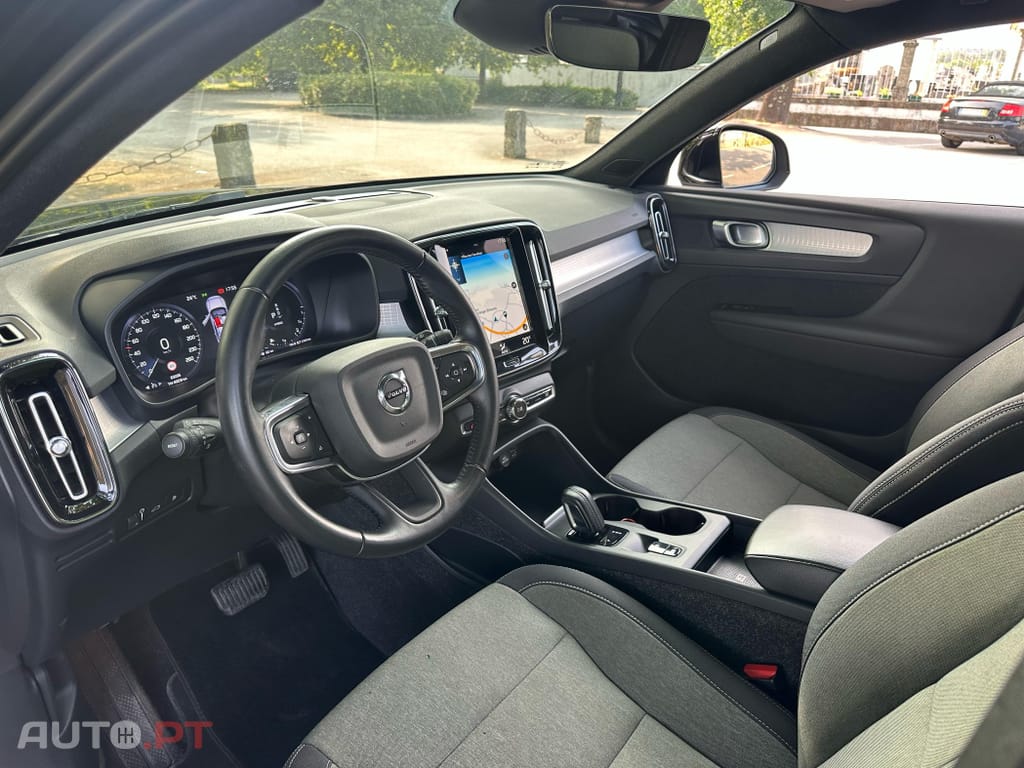 Volvo XC40 1.5 T5 PHEV Plus Dark