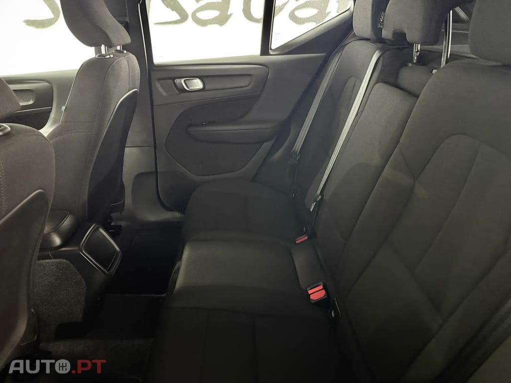 Volvo XC40 1.5 T2 Momentum Plus