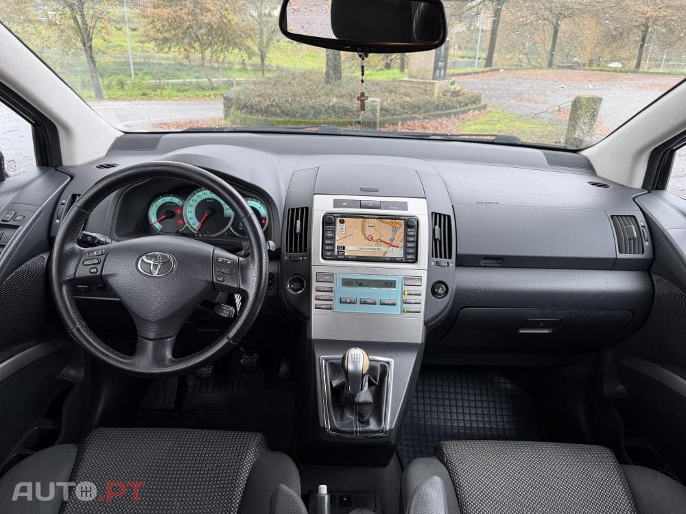 Toyota Corolla Verso 2.2 D-4D High Pack