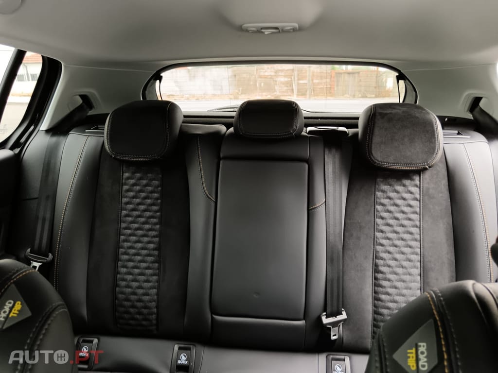 Peugeot 308 1.2 PureTech S&S Road Trip EAT8