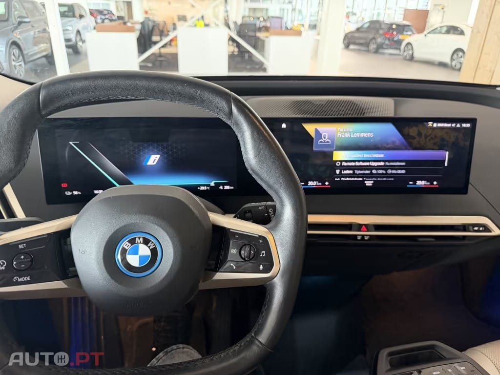 BMW iX xDrive 40