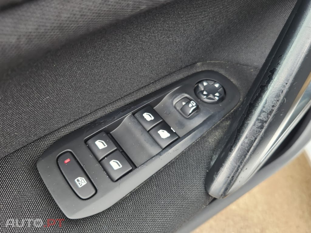 Peugeot 308 1.6 e-HDi Allure J17