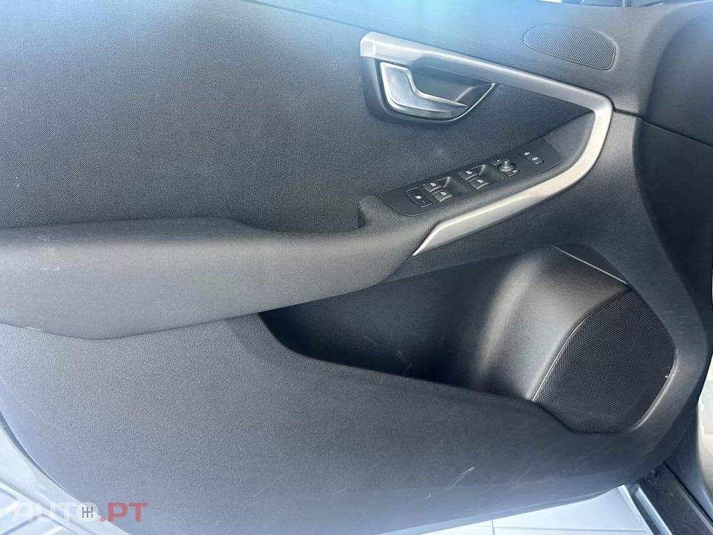 Volvo V40 1.6 D2 Momentum Eco