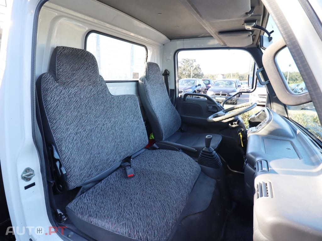 Isuzu Série N NKR 55 LL 5D