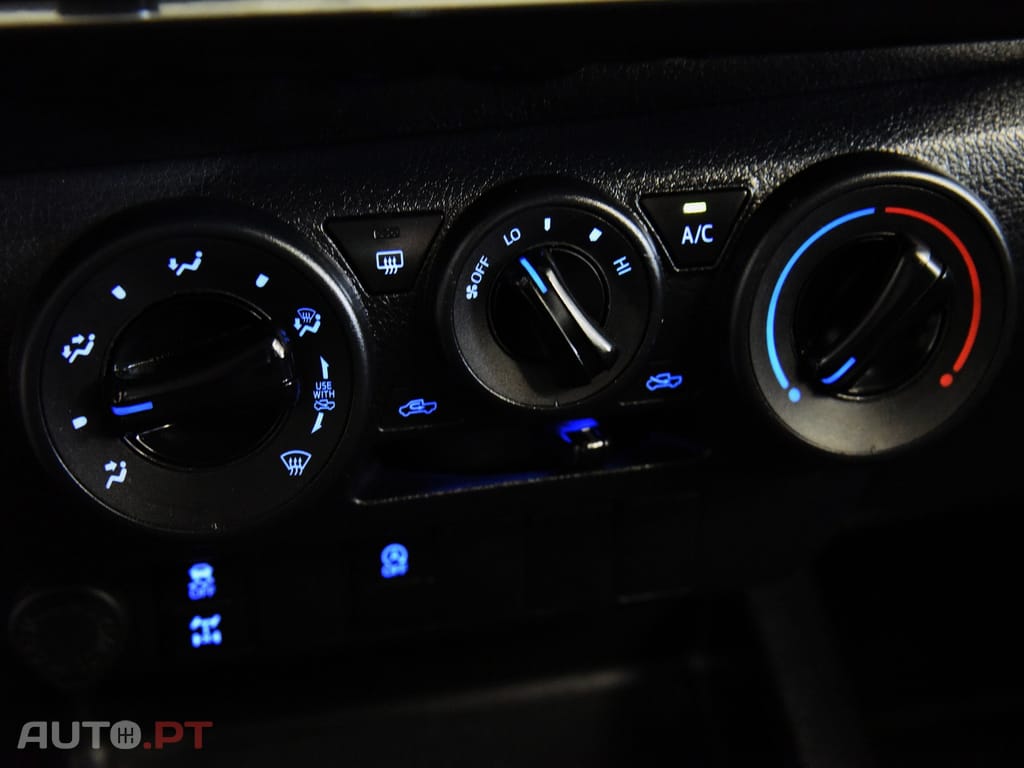 Toyota Hilux 2.4 D-4D 2WD CD CM