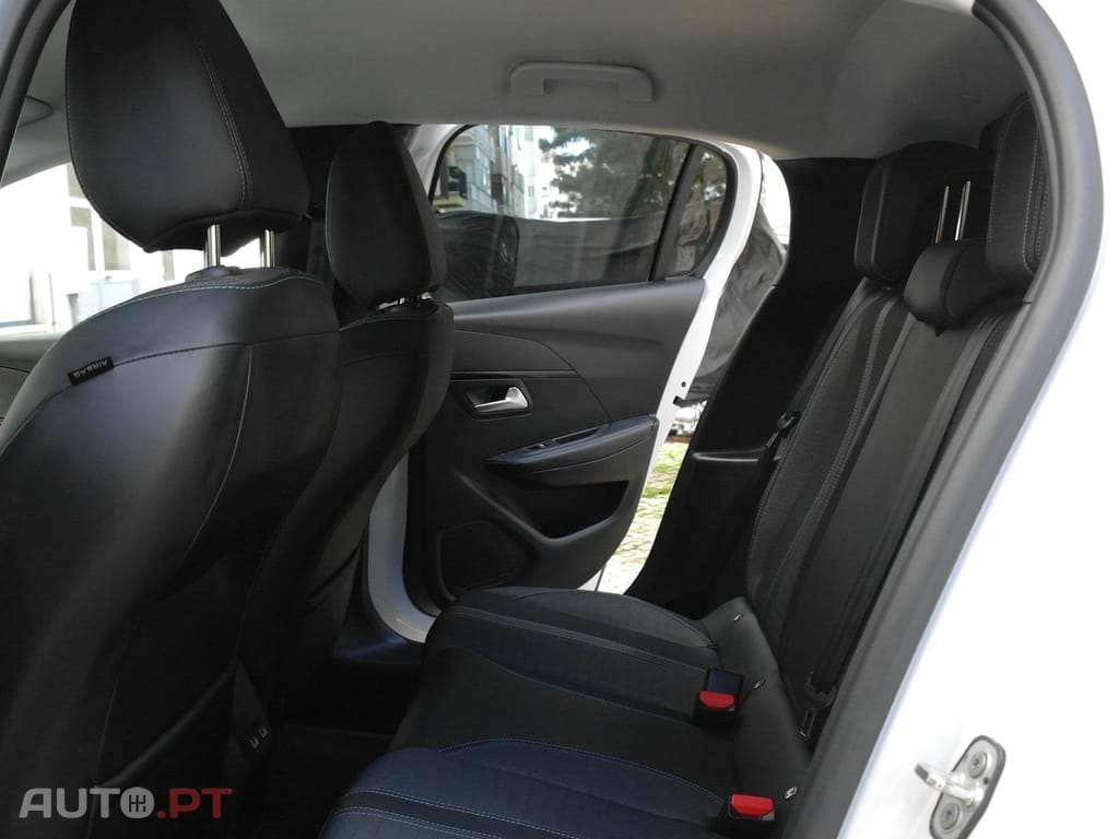 Peugeot E-208 50 kWh Active