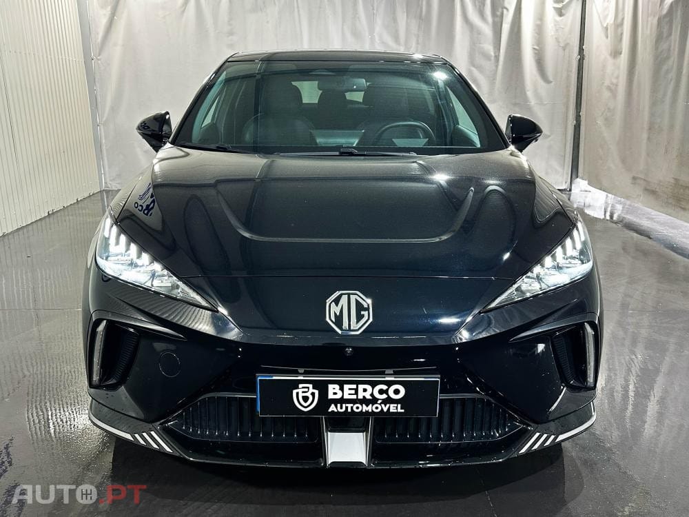 MG MG4 64 kWh XPower Luxury