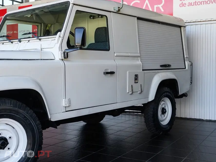 Land Rover Defender 90 SW 2.5 Td5 E