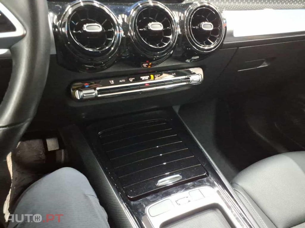 Mercedes-Benz GLB 200 D I.V.A DEDUTIVEL 