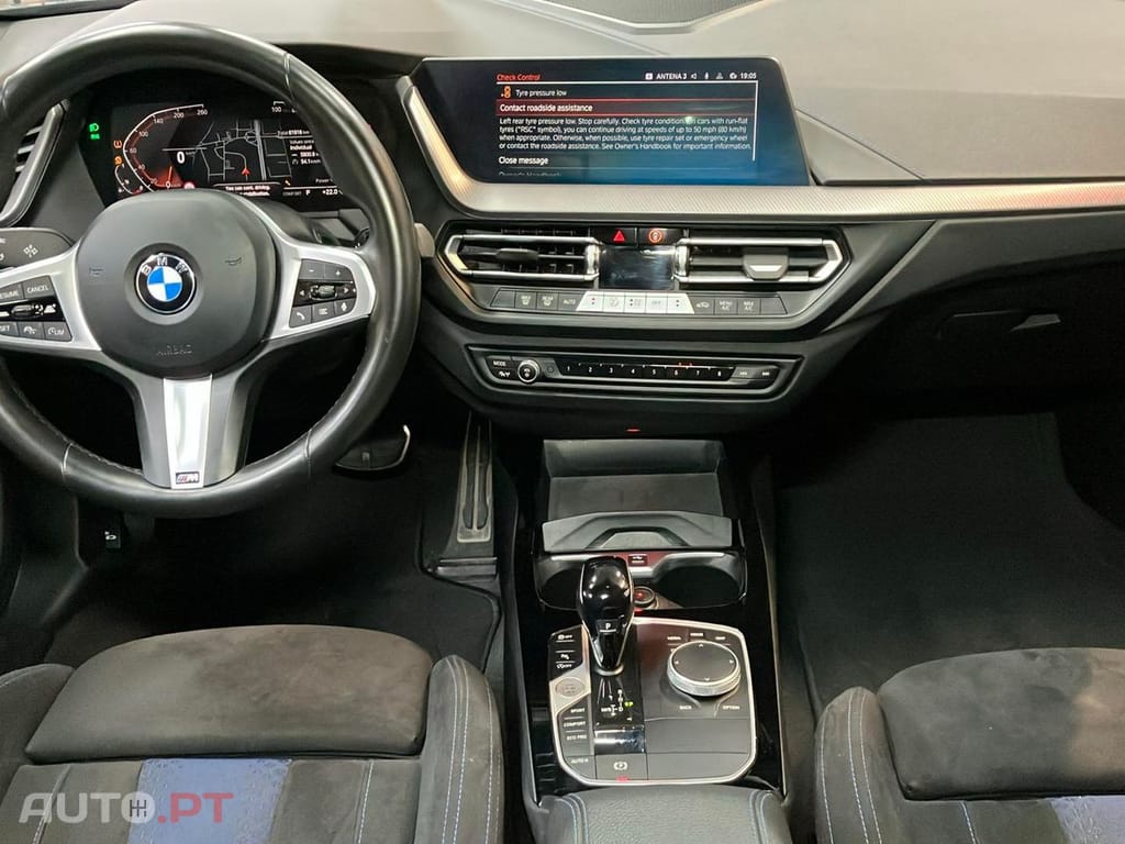 BMW 118 i Pack Desportivo M Auto