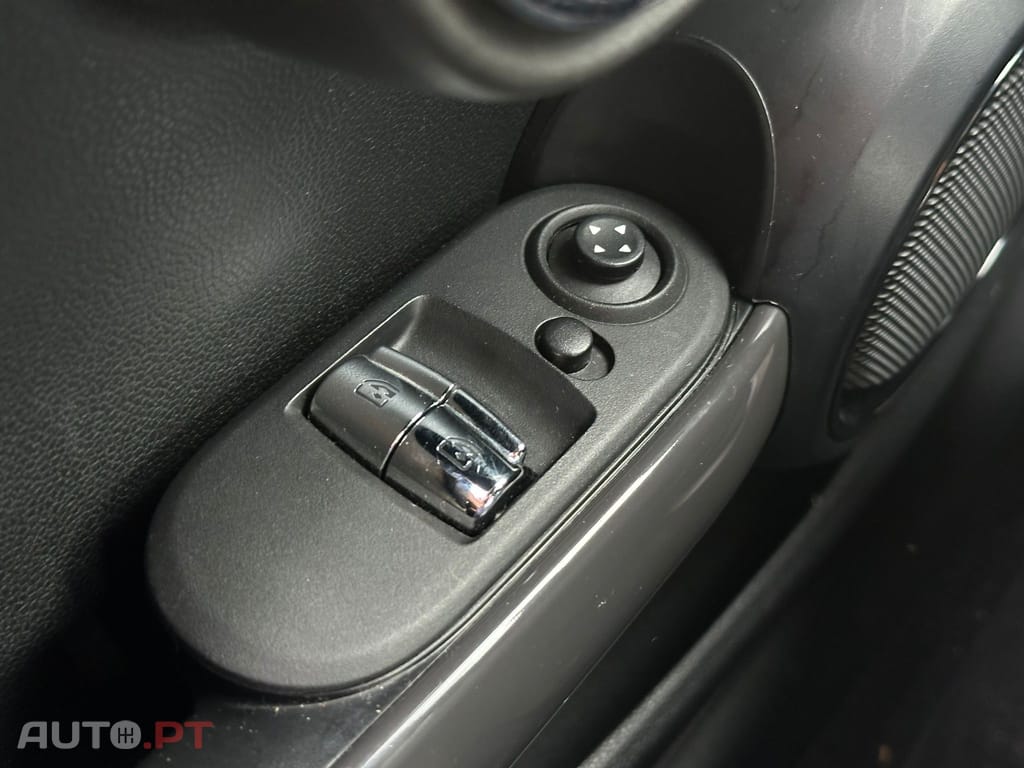 MINI Cooper One Blackyard