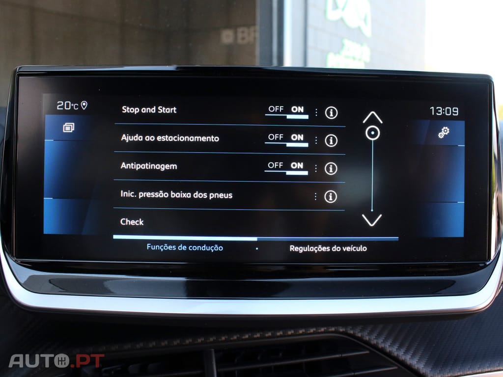 Peugeot 2008 1.2 PureTech Allure EAT8