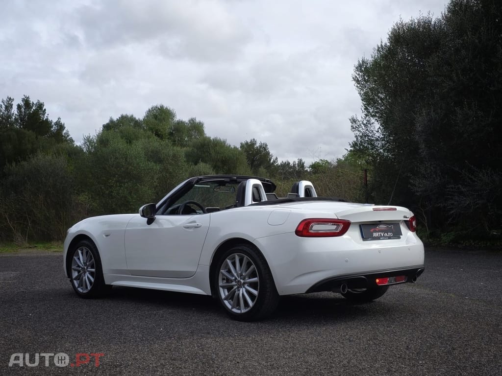 Fiat 124 Spider 1.4 MultiAir Turbo Lusso