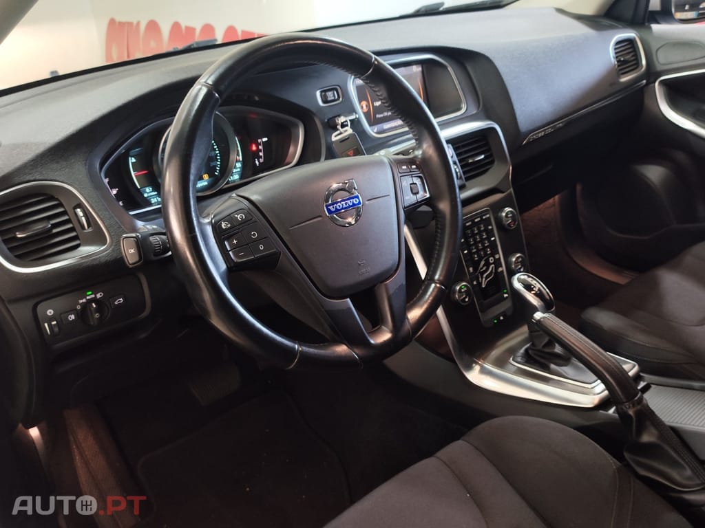 Volvo V40 Cross Country 1.6 D2 Momentum Powershift