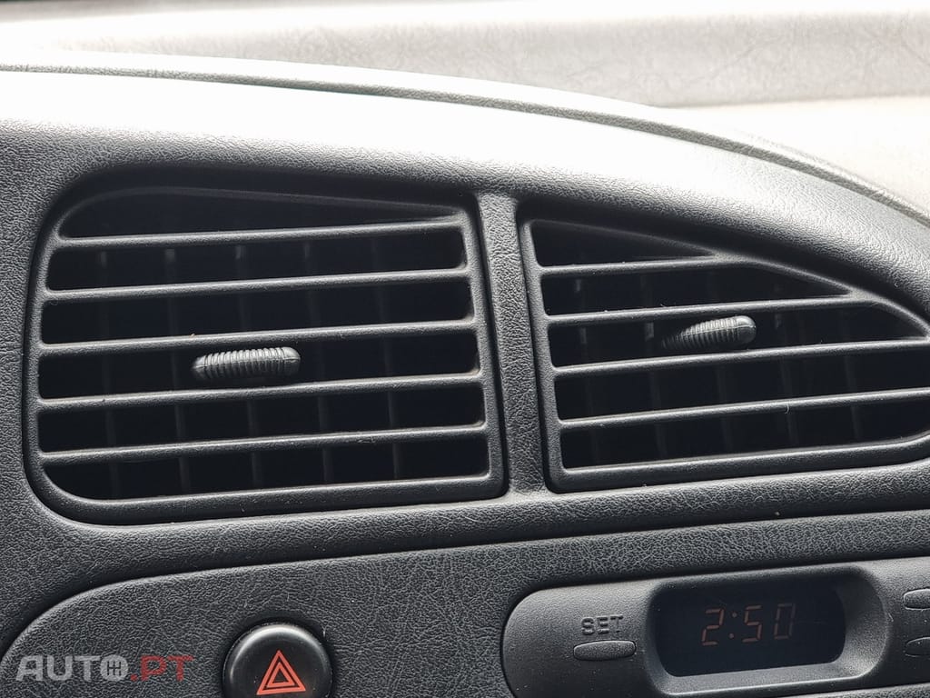 Mitsubishi Lancer 1.3 GLX