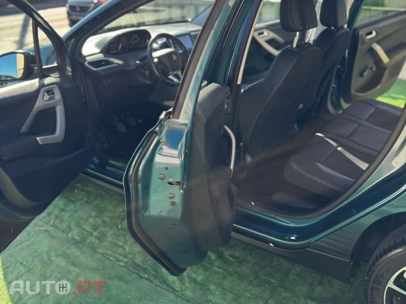 Peugeot 2008 PureTech 110 Stop&Start UrbanCross