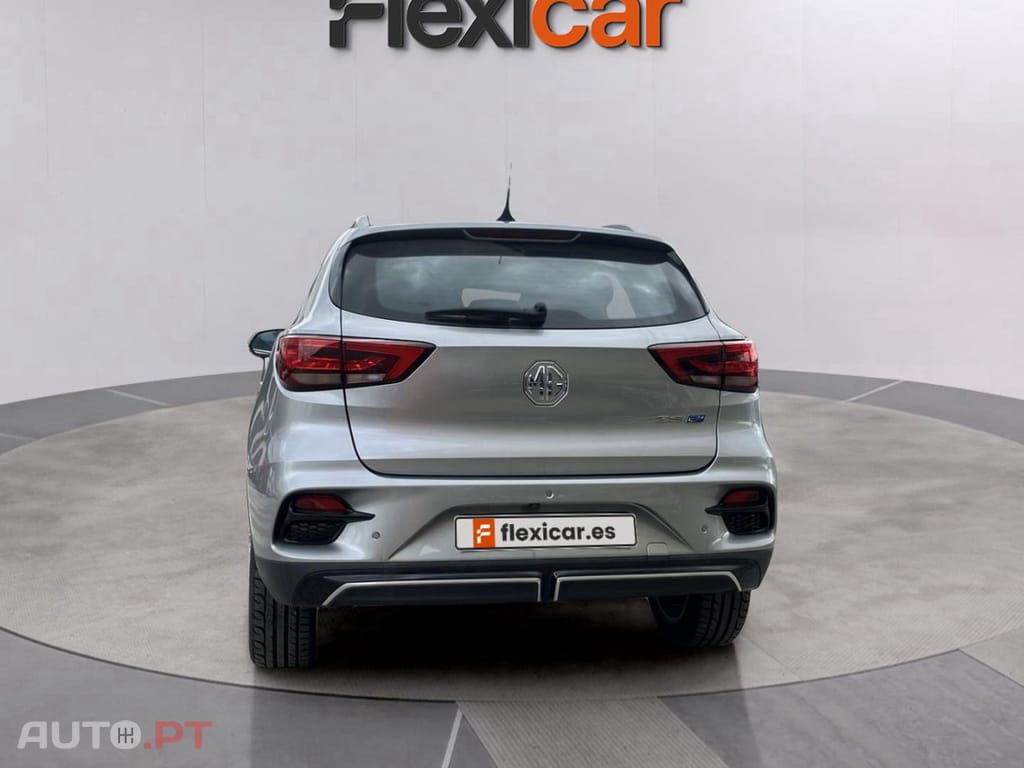 MG ZS EV 72.6 kWh Luxury OBC 11 KW