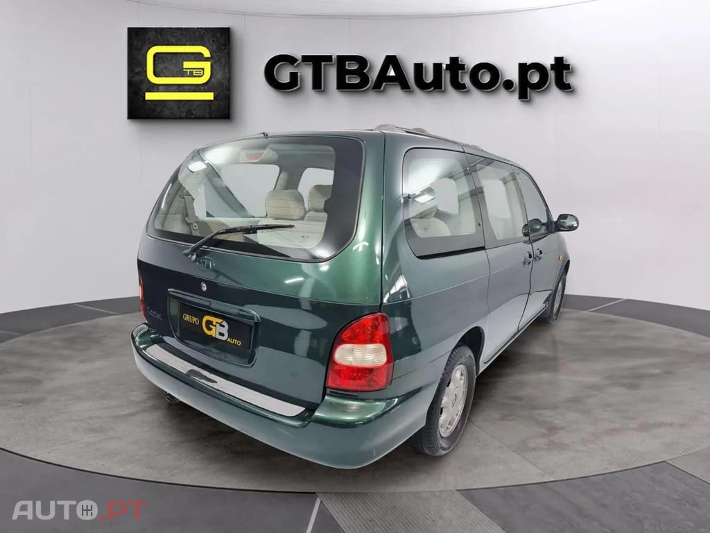 Kia Carnival LS