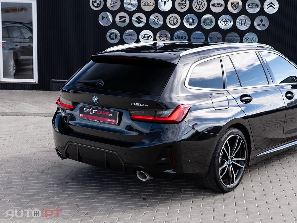 BMW 320 e Pack Desportivo M Auto — fotografia 10