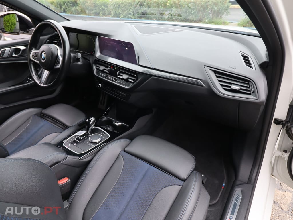 BMW 116 d Pack Desportivo M Auto