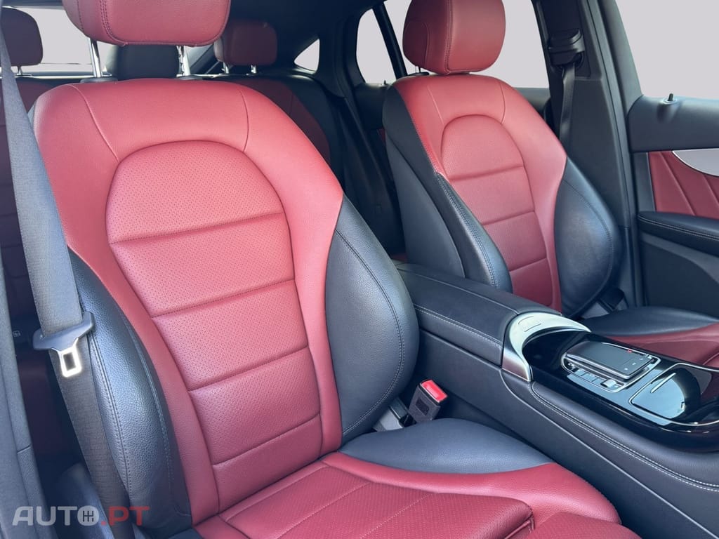 Mercedes-Benz GLC 300 I.V.A DEDUTÍVEL de 4Matic AMG