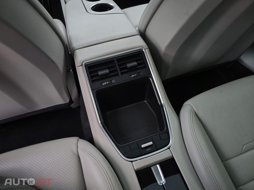 Porsche Panamera 4 E-Hybrid