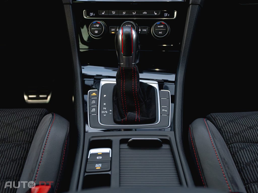 Volkswagen Golf 2.0 TSI TCR DSG