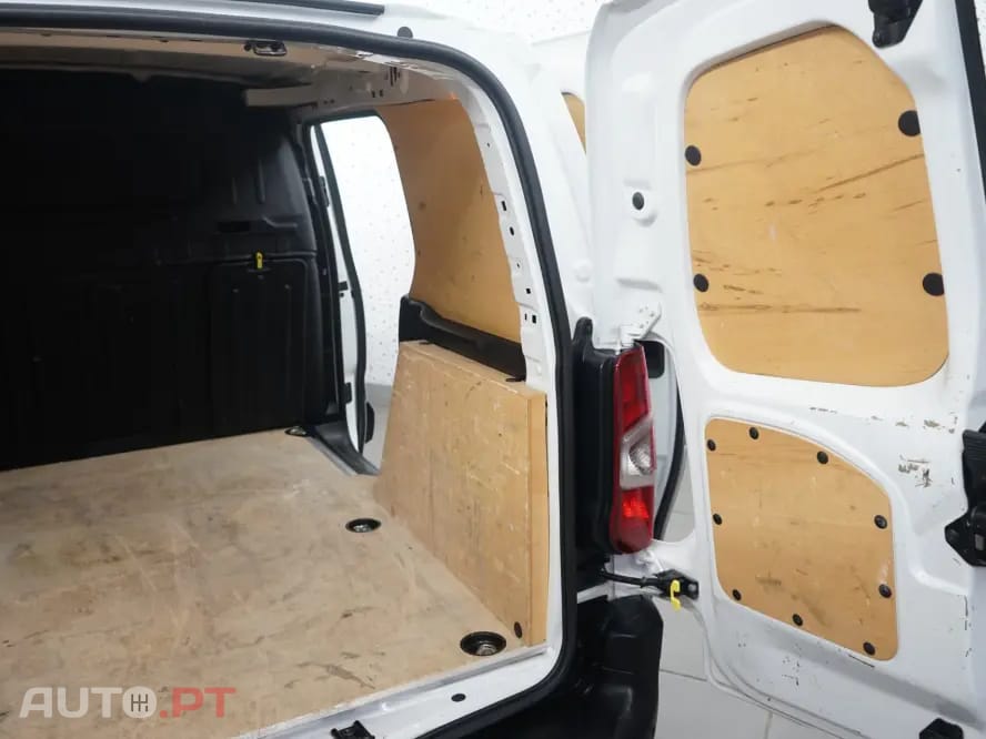 Peugeot Partner 1.5 Blue-HDI Asphalt L1 EAT8