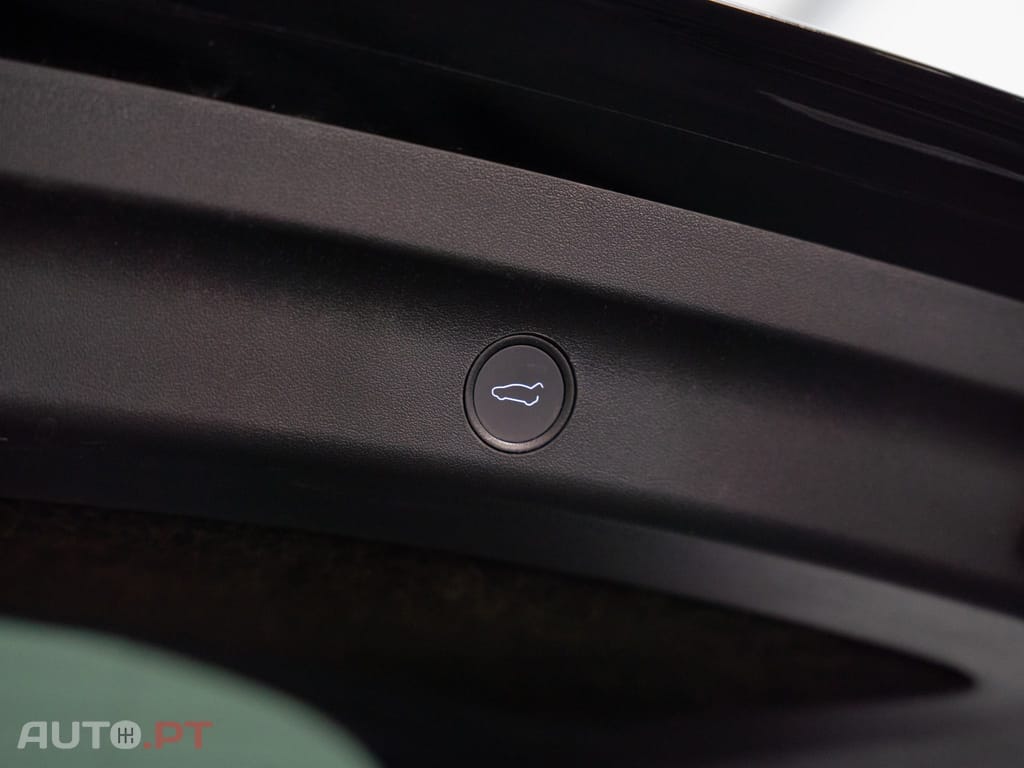 Tesla Model Y Long Range Tração Integral