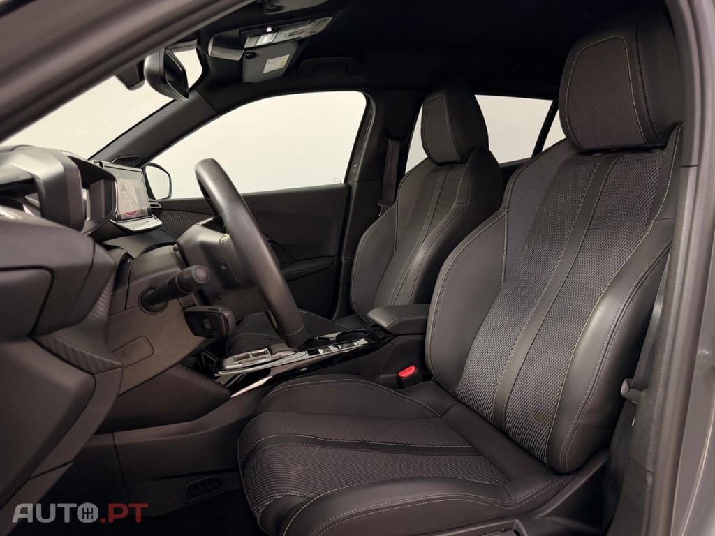 Peugeot E-2008 50 kWh GT