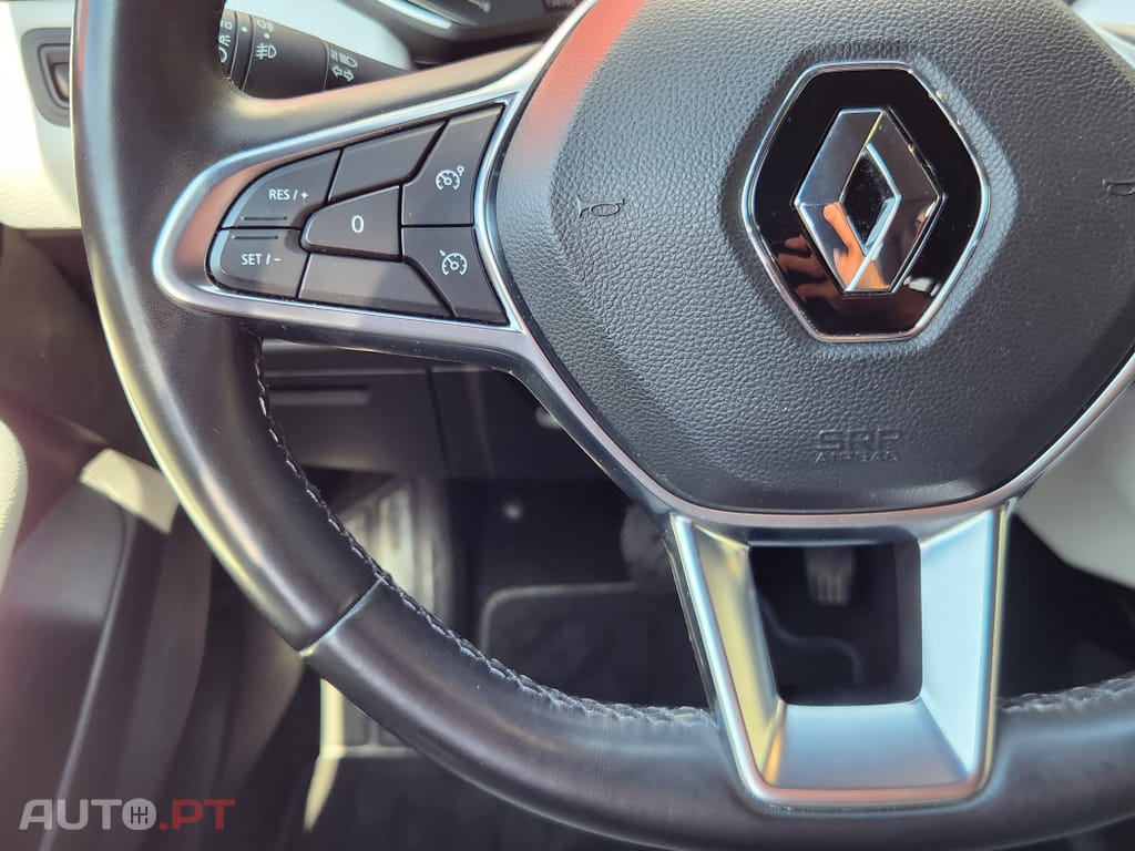 Renault Clio 1.6 E-Tech Intens