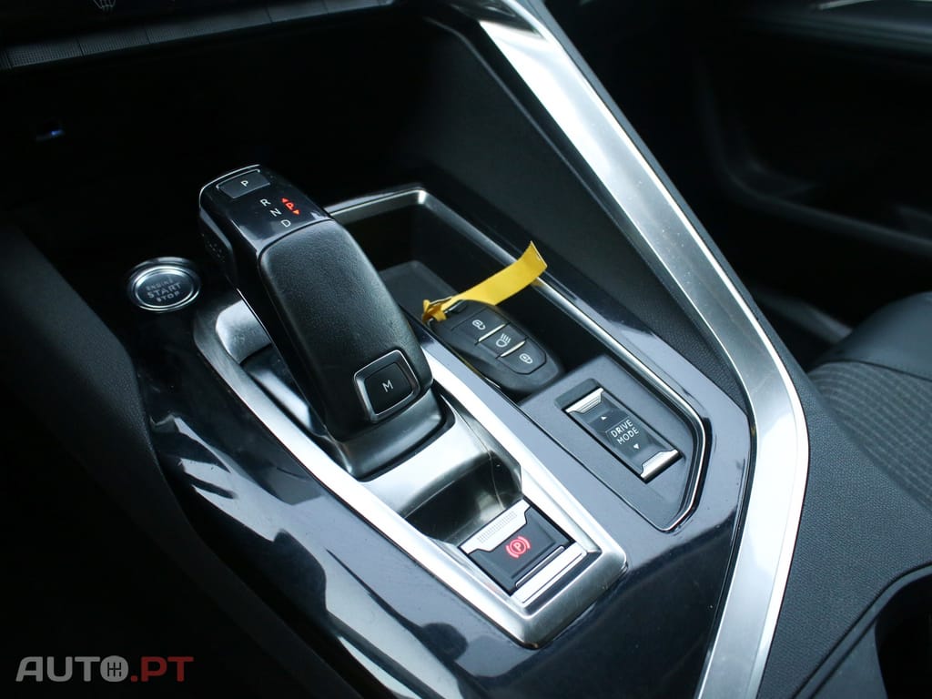 Peugeot 5008 1.2 PureTech Allure EAT8