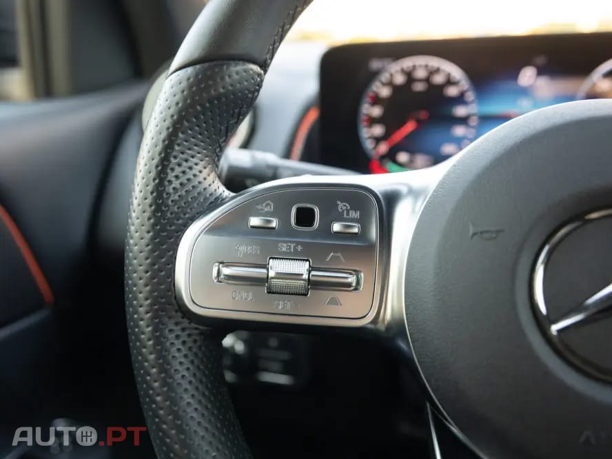 Mercedes-Benz EQB 300 4Matic AMG Line