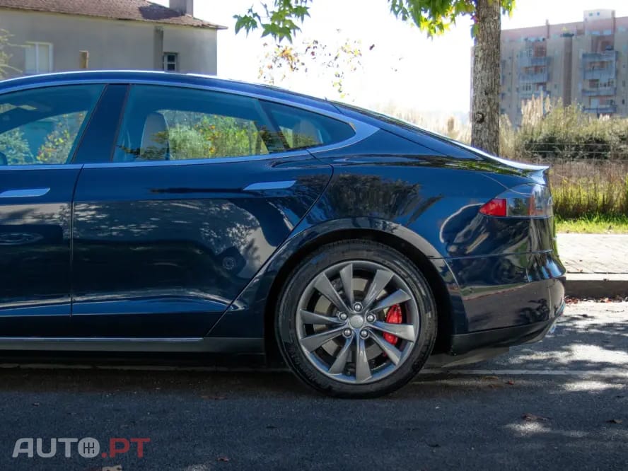 Tesla Model S P85D