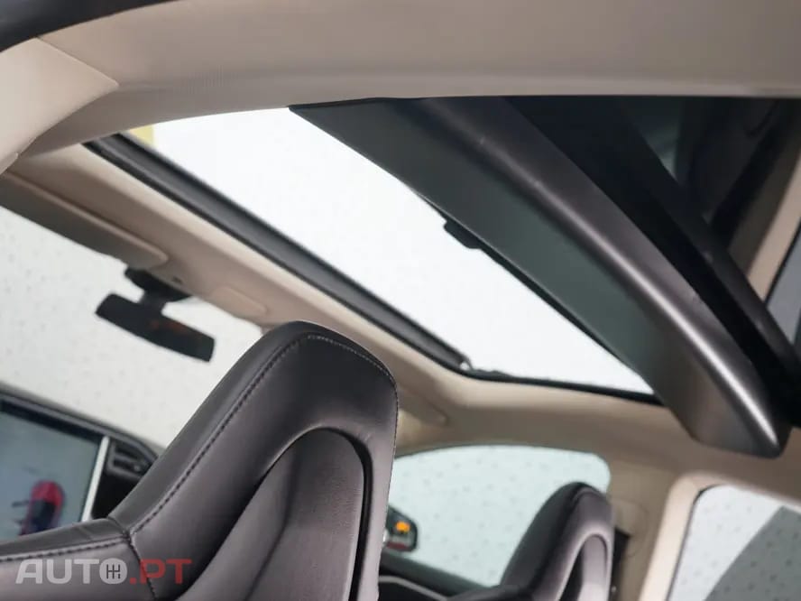 Tesla Model S 85