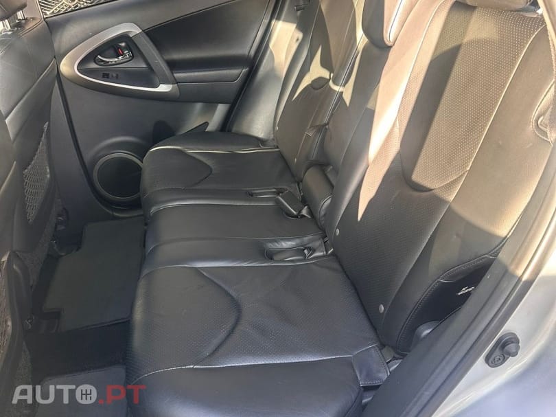 Toyota RAV4 2.2 D-4D X NAVI+RF+BM