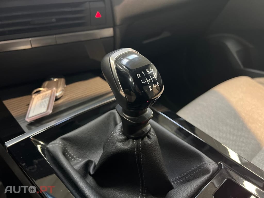 Opel Astra 1.2 T Elegance