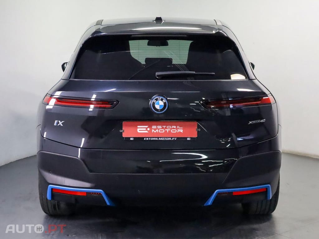 BMW iX xDrive40
