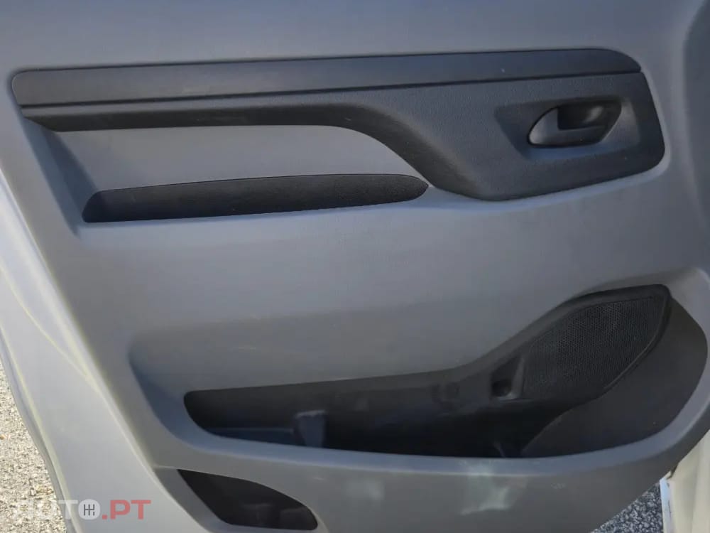 Citroen e-Jumpy Longa (50-kWh)