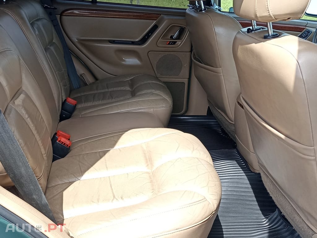 Jeep Grand Cherokee 4.0 Official