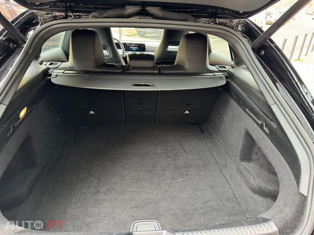 Mercedes-Benz CLA 180 d Shooting Brake AMG Line Aut.