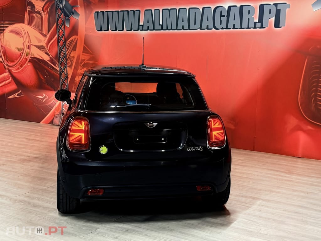 MINI Cooper Cooper SE Premium Essential