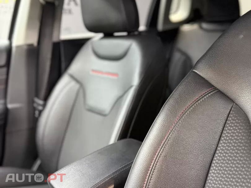Jeep Compass 1.3 TG Trailhawk