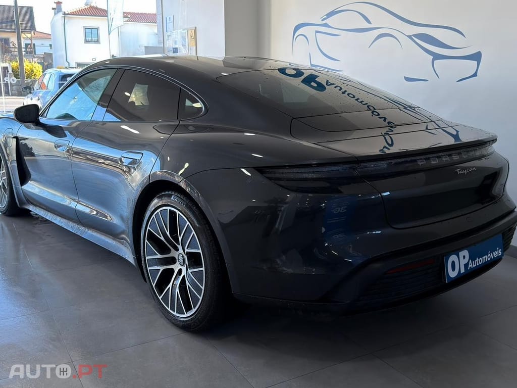 Porsche Taycan Standard