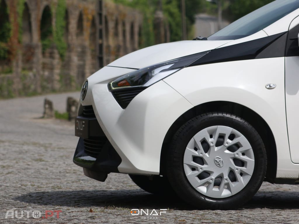 Toyota Aygo X 1.0 VVT-i X-Play