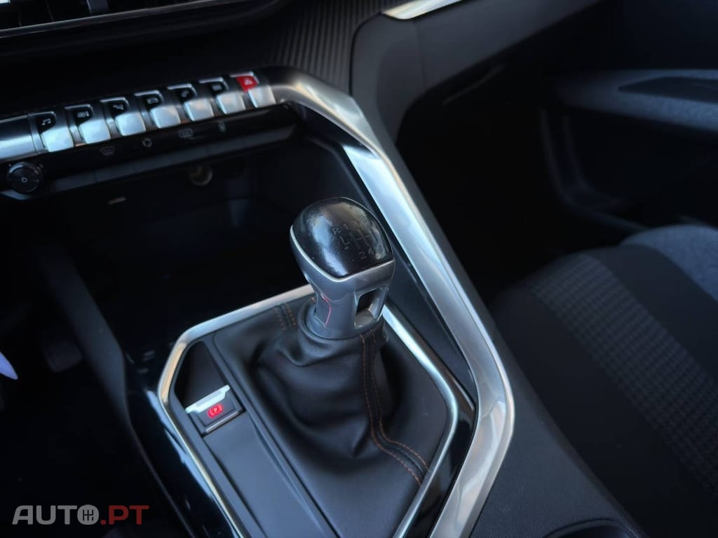 Peugeot 3008 1.5 BlueHDi Active