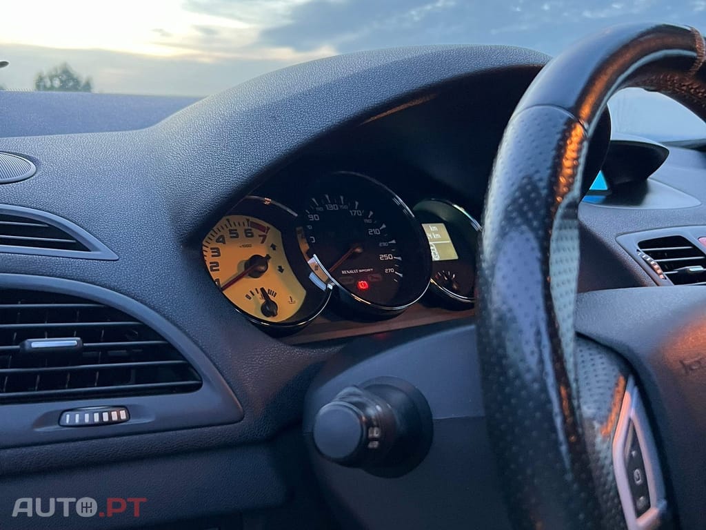 Renault Mégane Coupe 2.0 T 16V RS
