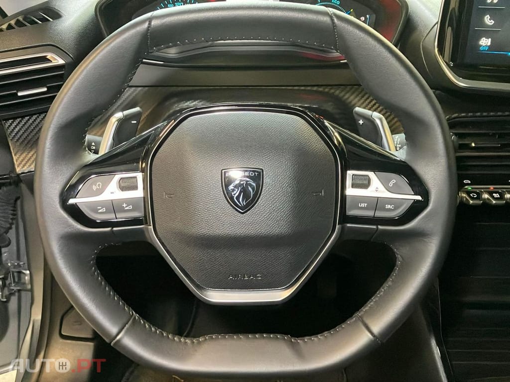 Peugeot 208 1.2 Hybrid Style e-DCS6