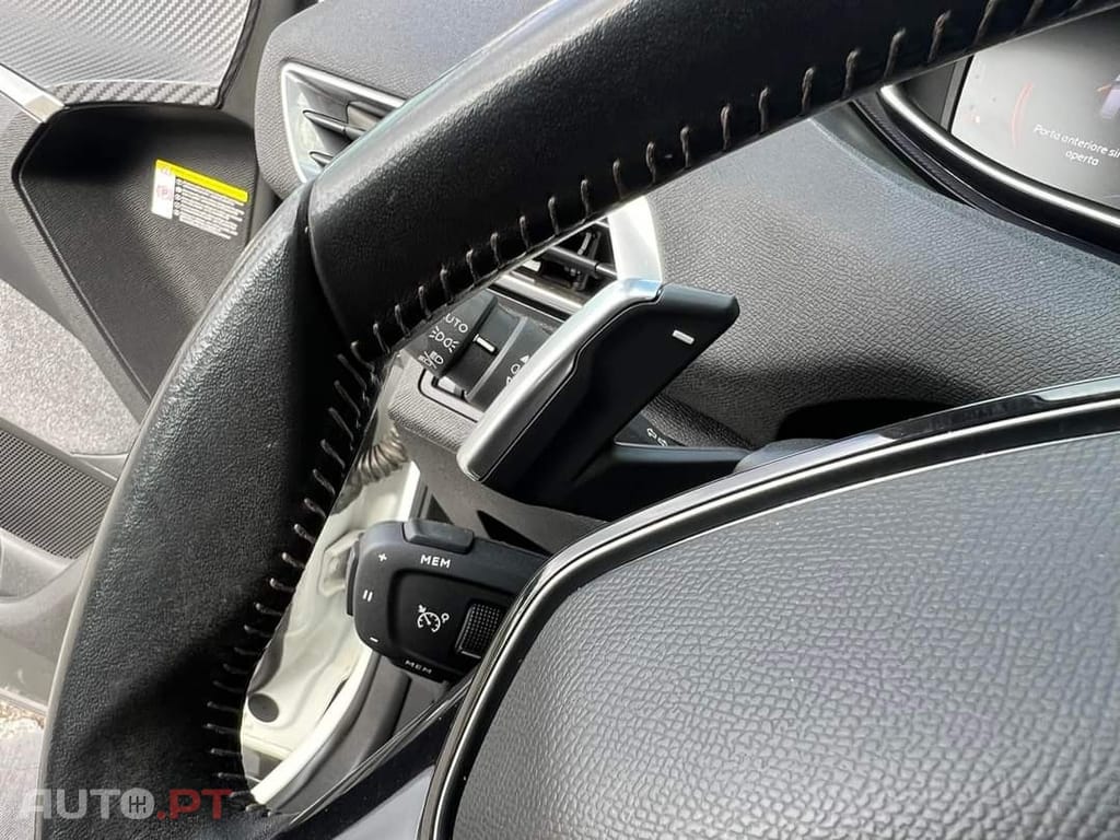 Peugeot 3008 1.5 BlueHDi Allure EAT8