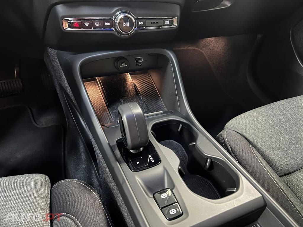 Volvo XC40 1.5 T4 211 Core PG HYBRID